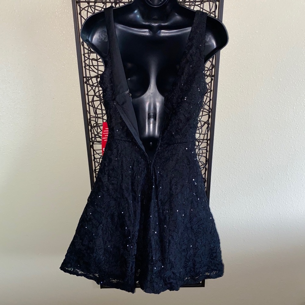 🔴 2/$25 S|A|L|E City Triangles (NWT) Sequin Dress - Picture 2 of 4